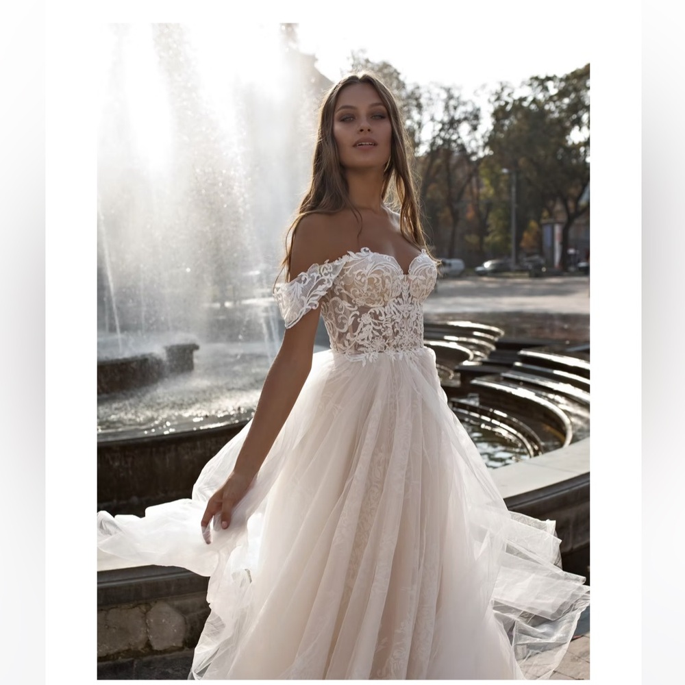 Riki Dalal Melody Wedding Gown Romantic Princess Off-Shoulder Lace Bridal Gown